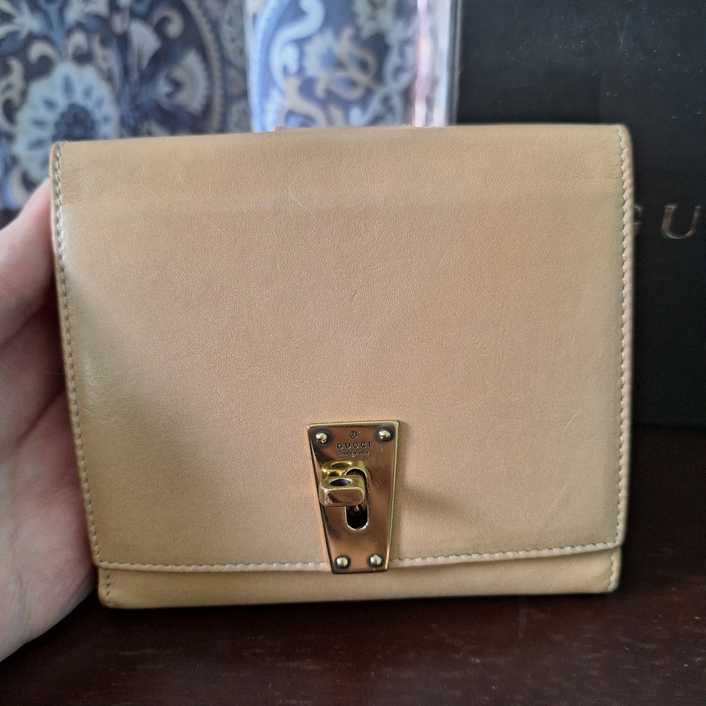 Suede Gucci Tote and Wallet Set - Picture 11 of 17